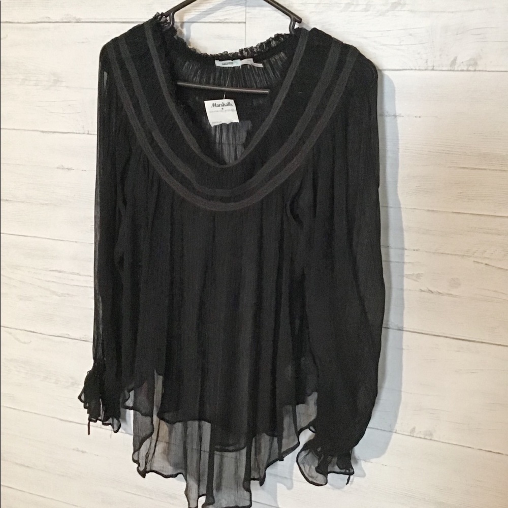 NWT kimchi blue black top